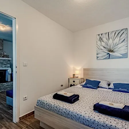 1 Bedroom Cozy In *