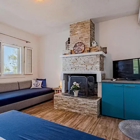 1 Bedroom Cozy In
